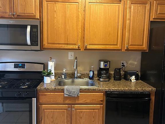 5th image of 3444 Erdman Ave