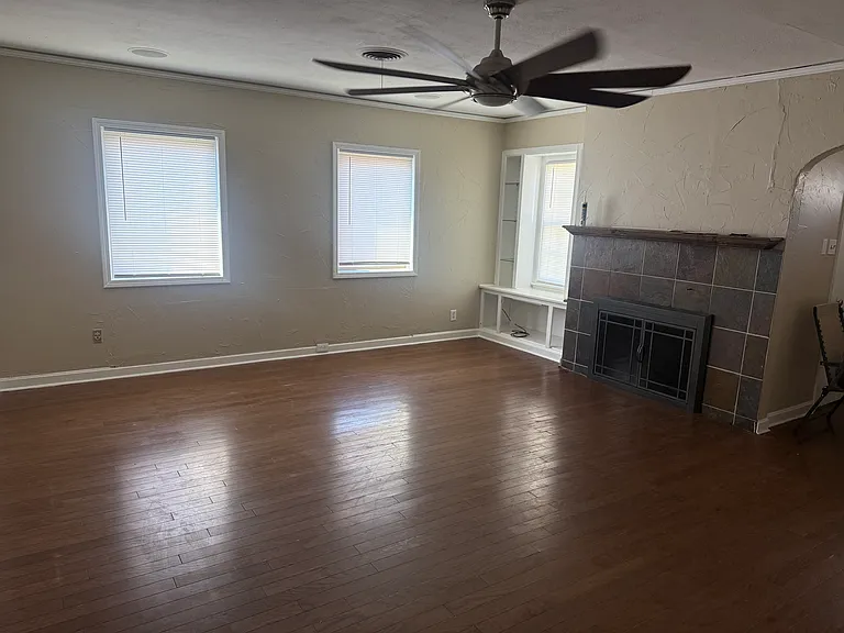 1315 Broadmoor St — Photo 8