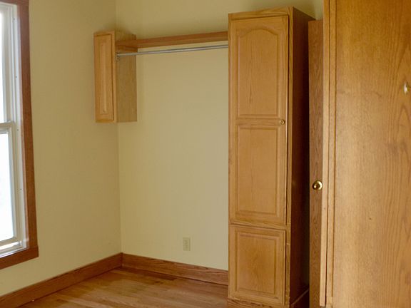 3rd image of 615 Gypsum Ave