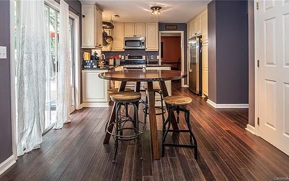 5th image of 13709 Glenford Pl