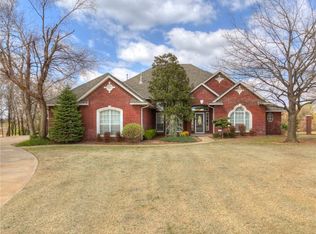 1101 Lake Vista Rd, Edmond, OK 73034