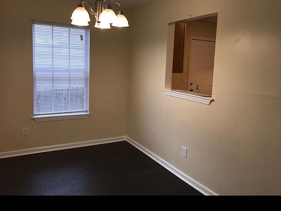 3rd image of 1030 Rockyknoll Dr