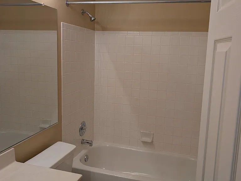 4411 Sutherland Cir — Photo 12
