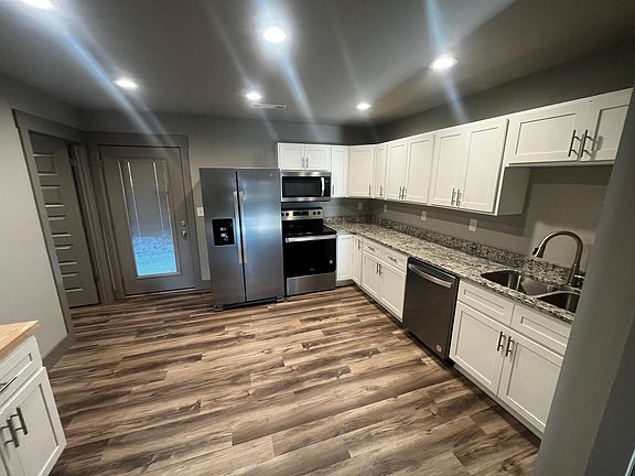 3rd image of 1021 Bryan Dr #5