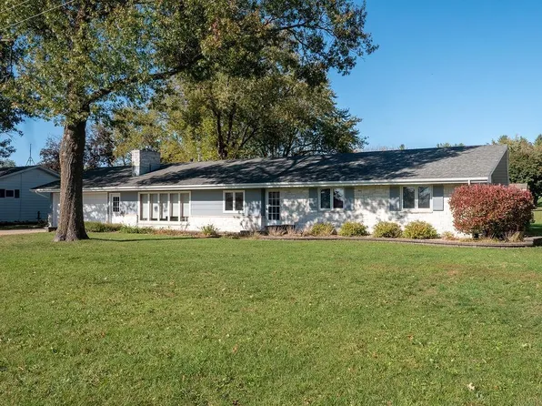 3025 Clark St, Charles City, IA 50616