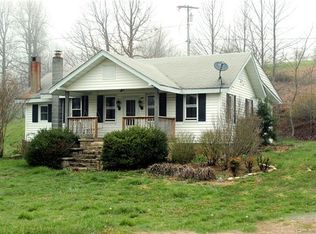 107 Worlds Edge Rd, Hendersonville, NC 28792