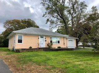 195 Ocean View Ave, Swansea, MA 02777
