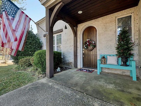 2nd image of 1517 Camden Ct