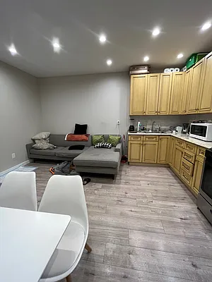 Rented by NYC LUXURY APT RENTALS CO LLC | media 14