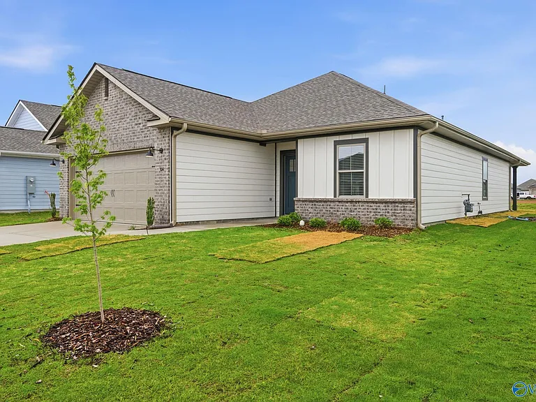 304 Allene Way — Photo 32