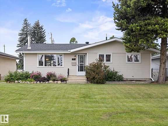 2nd image of 7 Camelot Ave
