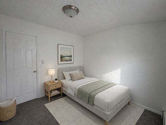 4th image of 21916 Edgewood Ave Floor 2