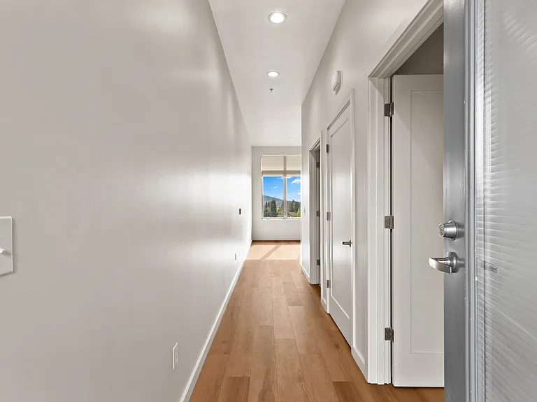 The Beverly — Photo 8