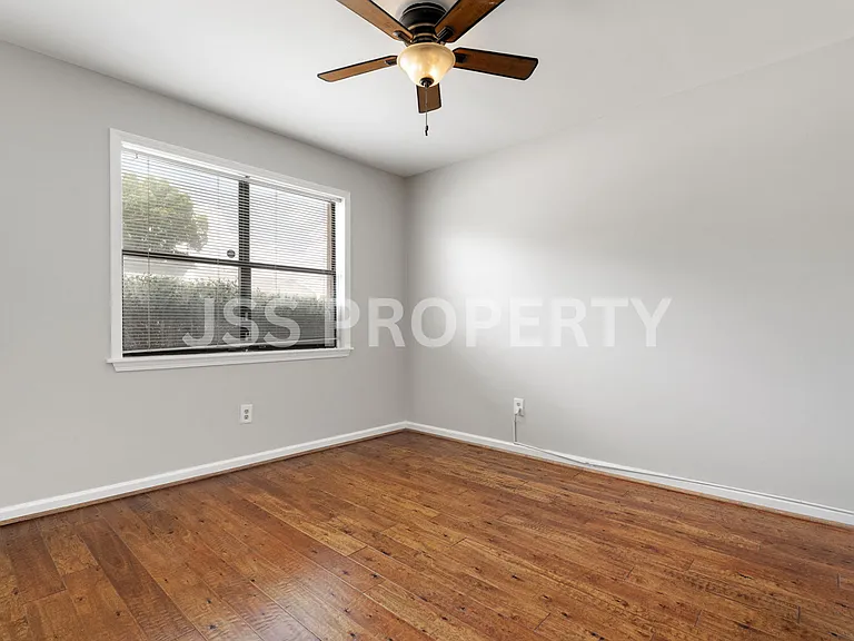 2267 Cheshire Dr — Photo 14