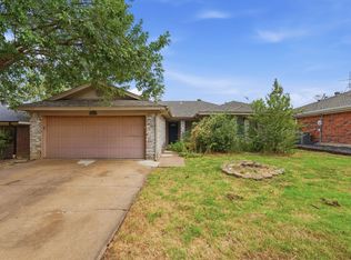6017 Sundown Dr, Watauga, TX 76148