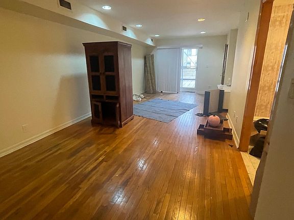 4th image of 69-64 Grand Ave #2
