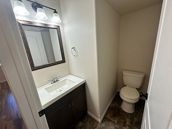 4th image of 6205 N Astor St #4