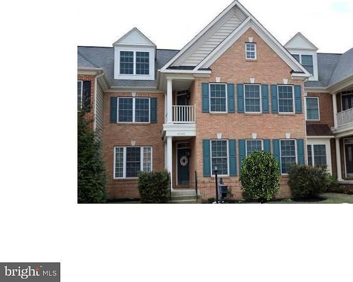 1st image of 41833 Bristow Manor Dr