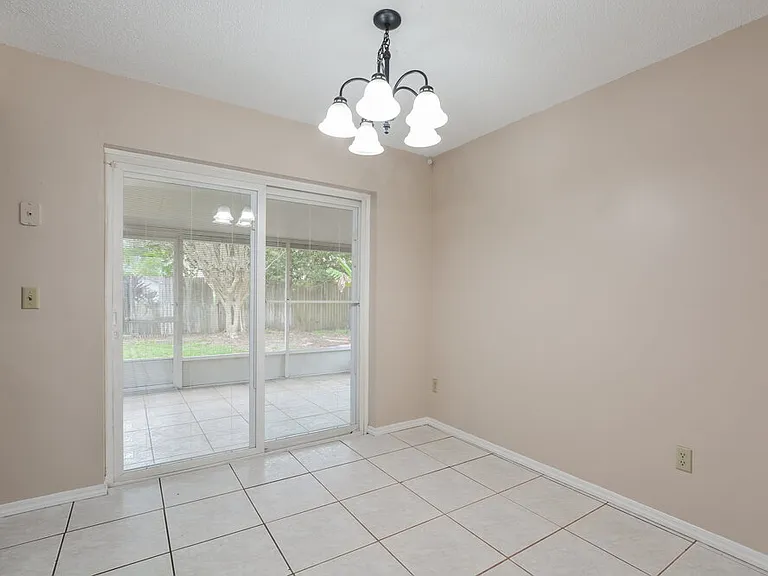 2726 Carlisle Ave — Photo 6