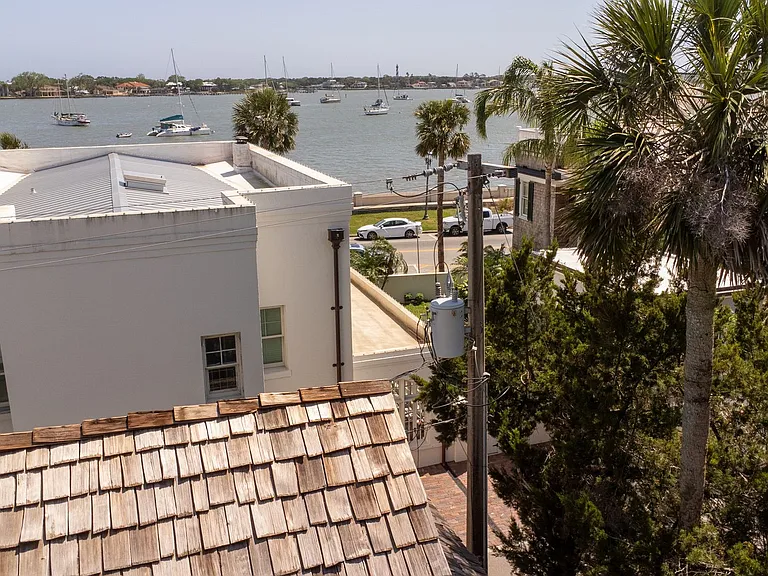 76 Marine St — Photo 2