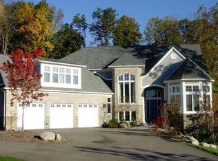 2587 Oak Hills Dr, Ann Arbor, MI 48103