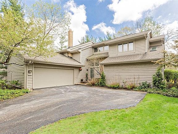 2nd image of 2 Strawbridge Ct