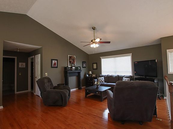 3rd image of 2632 Suffolk Dr