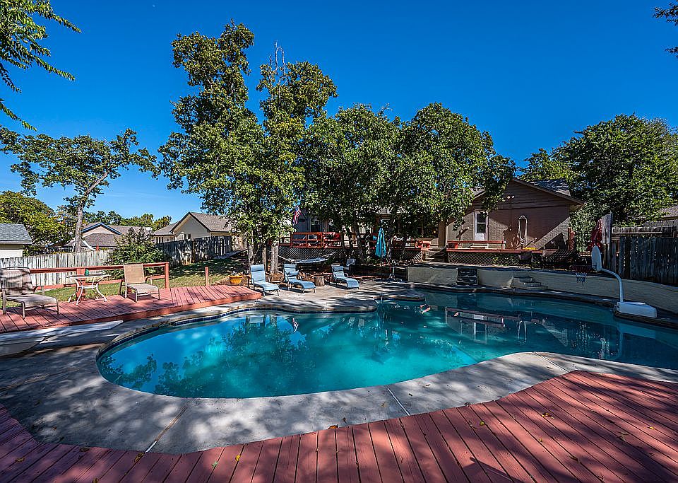 1st image of 2113 Brookhaven Dr