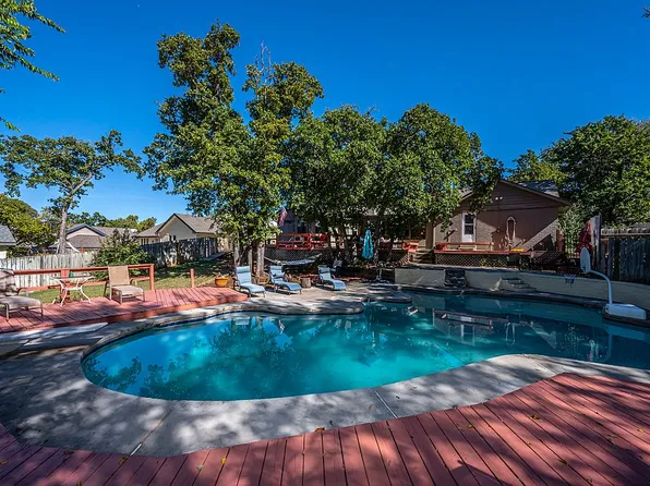 2113 Brookhaven Dr, Edmond, OK 73034
