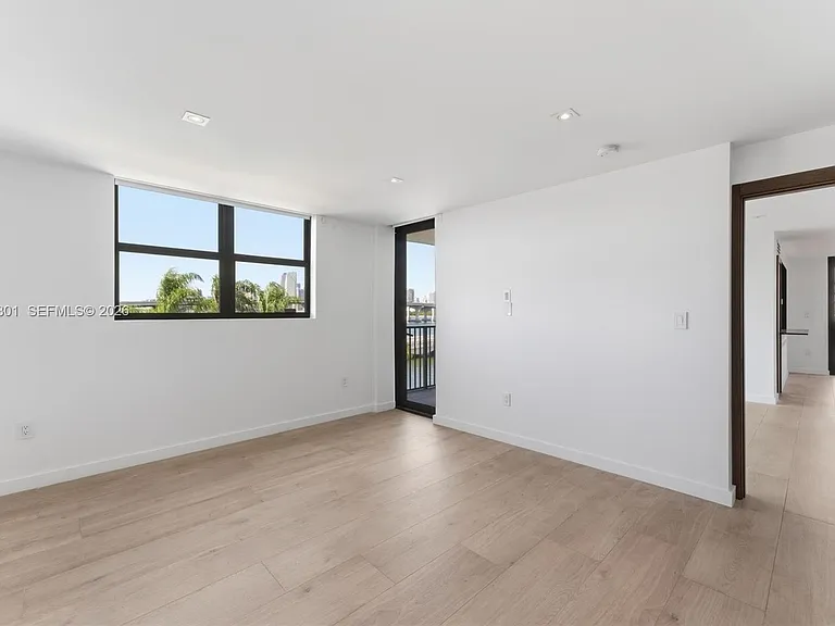 801 N Venetian Dr #308 — Photo 7