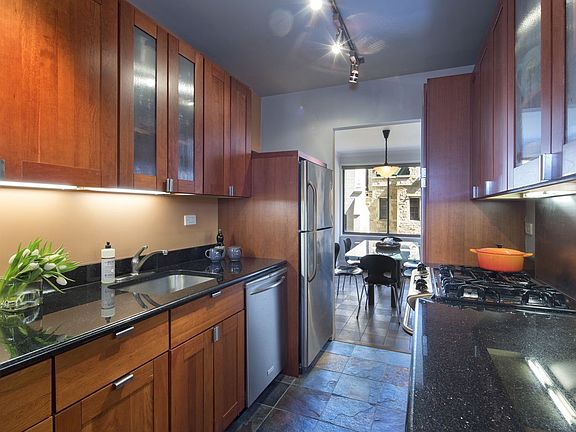 2nd image of 48 E 89th St #4C