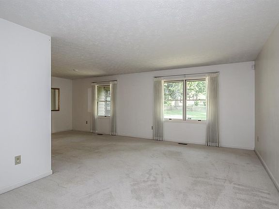 3rd image of 4451 E Greenview Dr