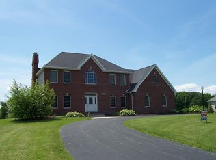 10205 E Deer Creek Ln, Rochelle, IL 61068