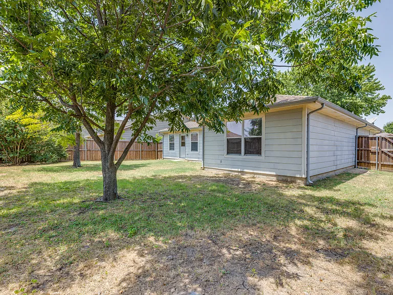 9709 Thomas Jefferson Dr — Photo 24
