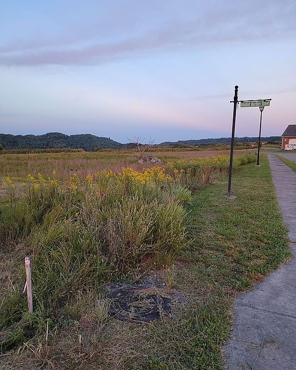 2nd image of 4184 Sunset Hollow Rd