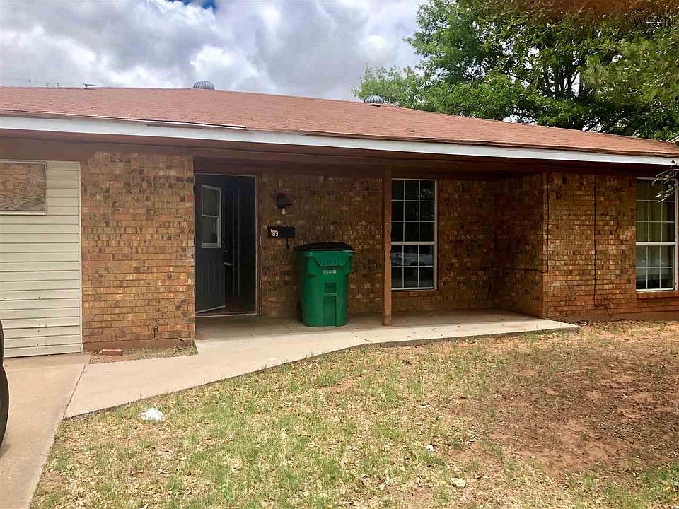 1st image of 209 E Garden Dr