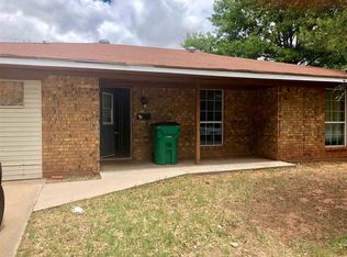 209 E Garden Dr, Iowa Park, TX 76367