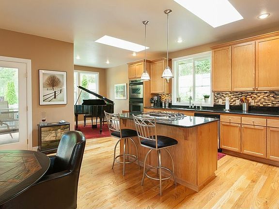 Chef's kitchen 