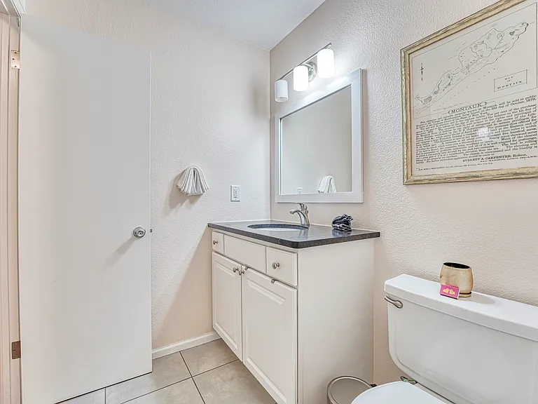 1901 Centennial Dr — Photo 19