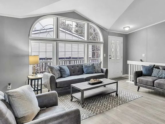3rd image of 5045 W Custer Pl