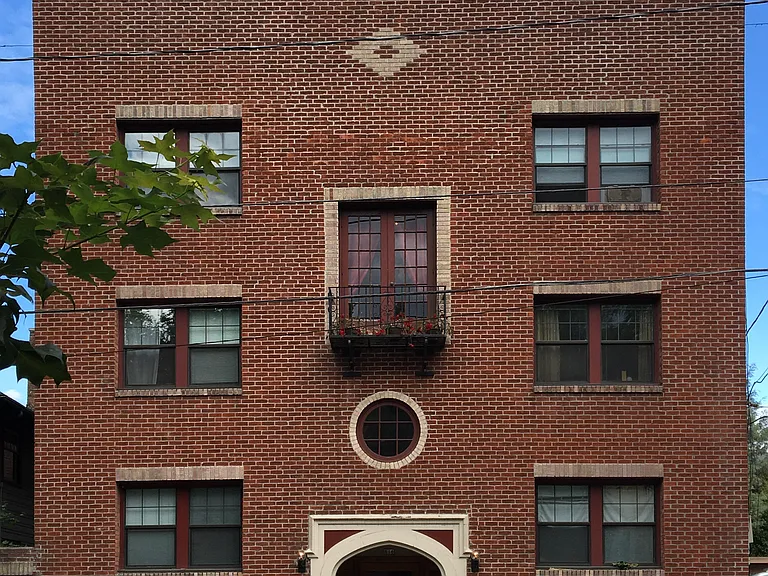 816 SE 29th Ave #303 — Photo 1