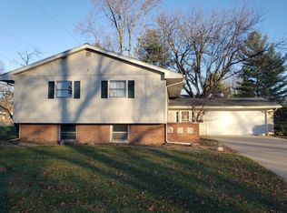 2 Interlacken Rd, Springfield, IL 62704