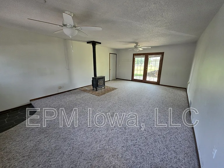 4747 Danbury St NE — Photo 21