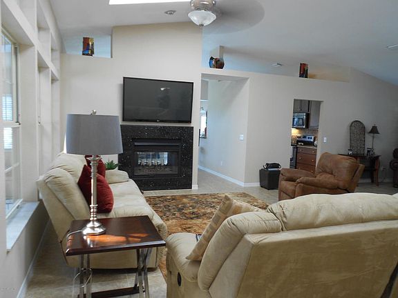 3rd image of 113 Glen Cove Pl