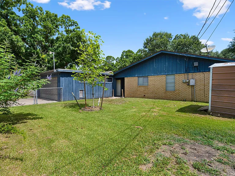 3808 Avenue O — Photo 34