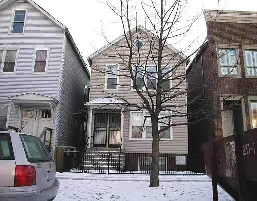 1st image of 2549 N Marshfield Ave APT 2