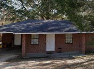 40 Jeans Dr, Columbia, MS 39429