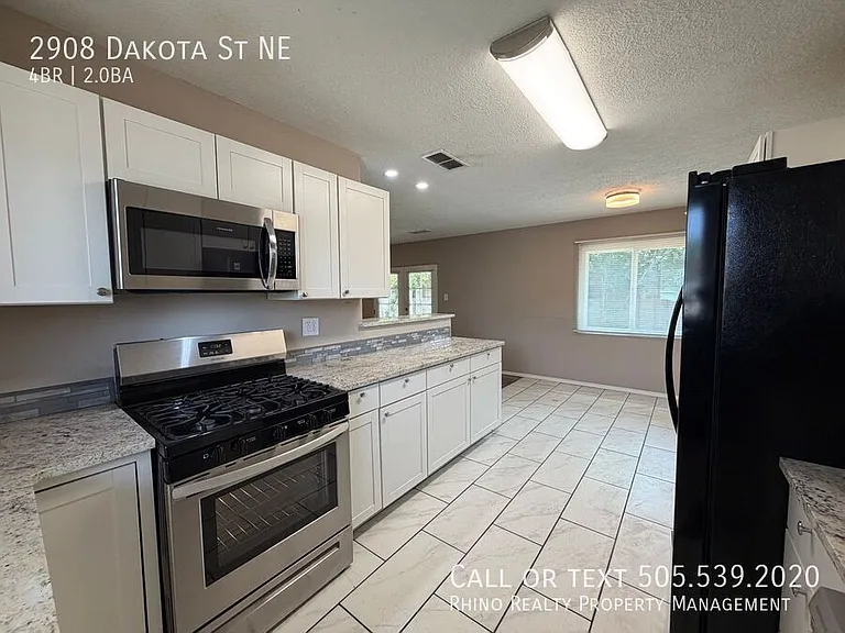 2908 Dakota St NE — Photo 6