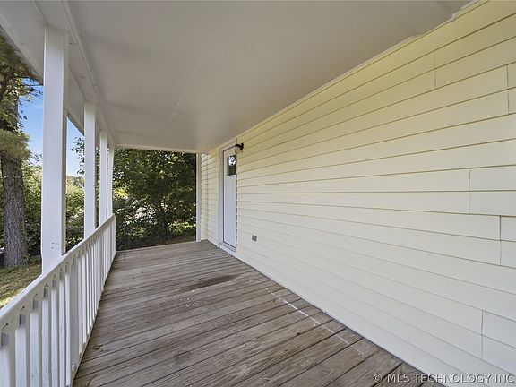 3rd image of 615 N Wilson Ave