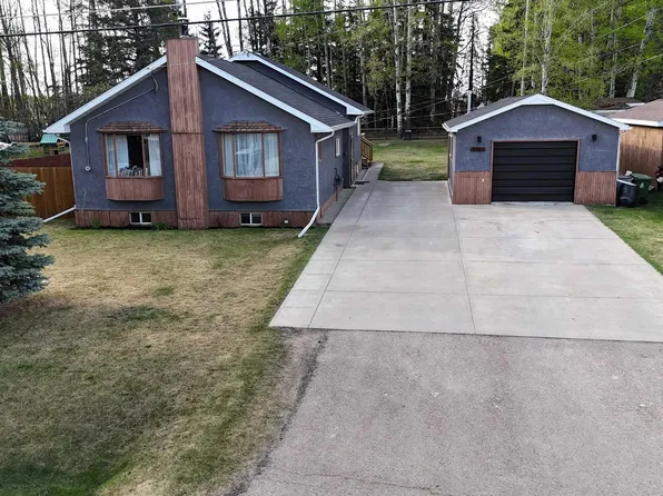 7126 4a Ave, Edson, AB T7E 1N3